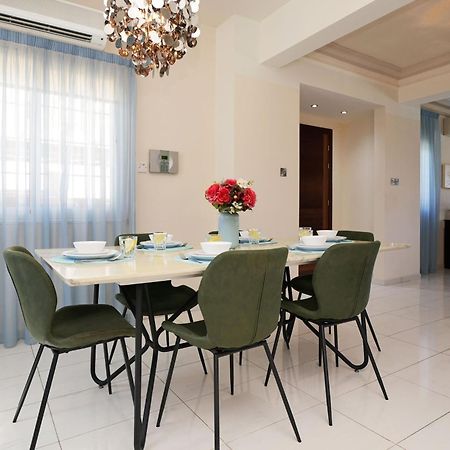 Villa Oceania - Beachfront Paralimni Buitenkant foto